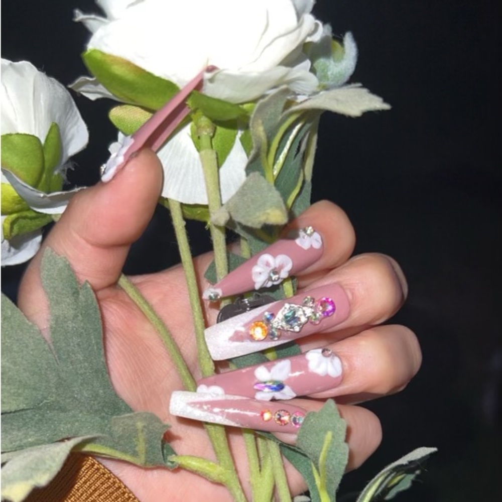 Beautiful press on nails !!!